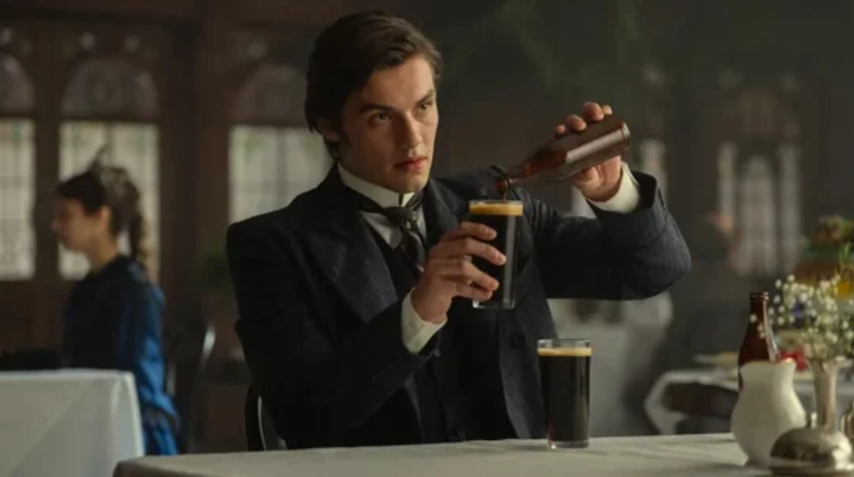 Ці серіали зараз на піку популярності серед українців — топ від Netflix