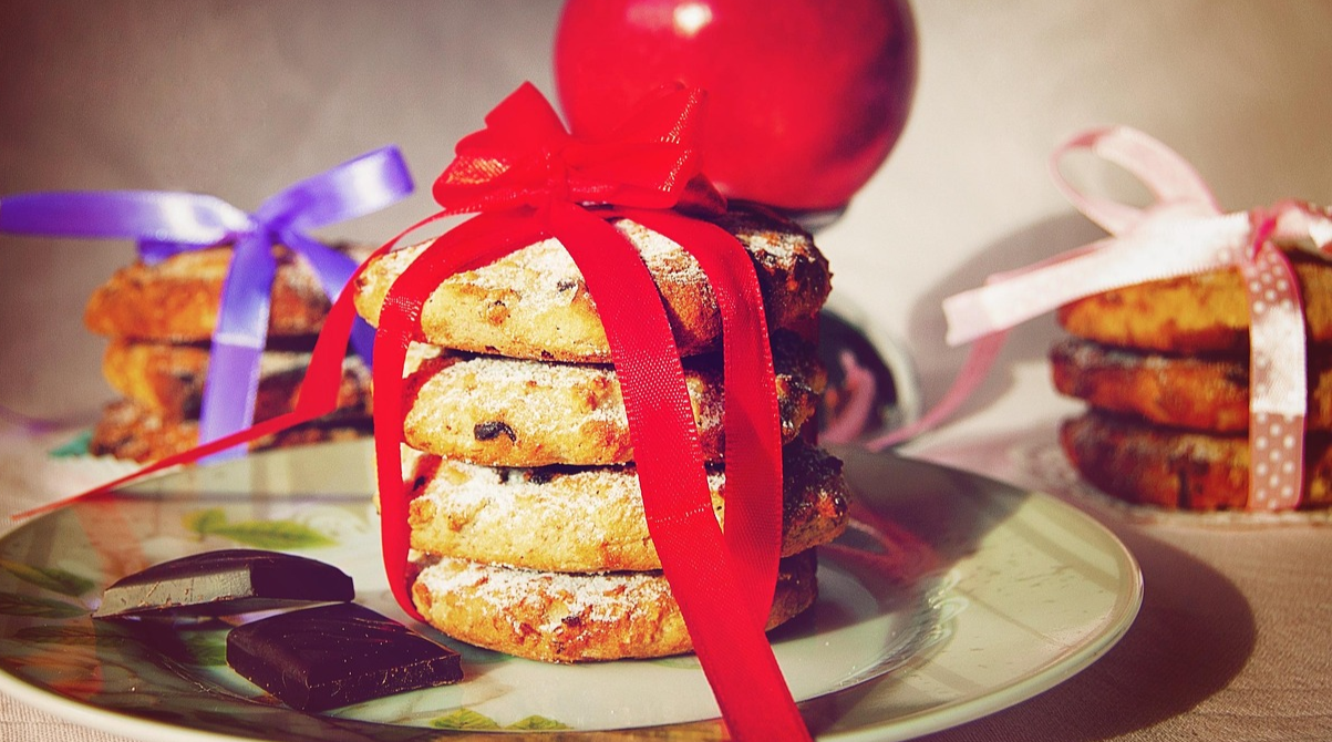 Осінній десерт, який підкорить з першого шматочка: рецепт печива з сиром і яблуками