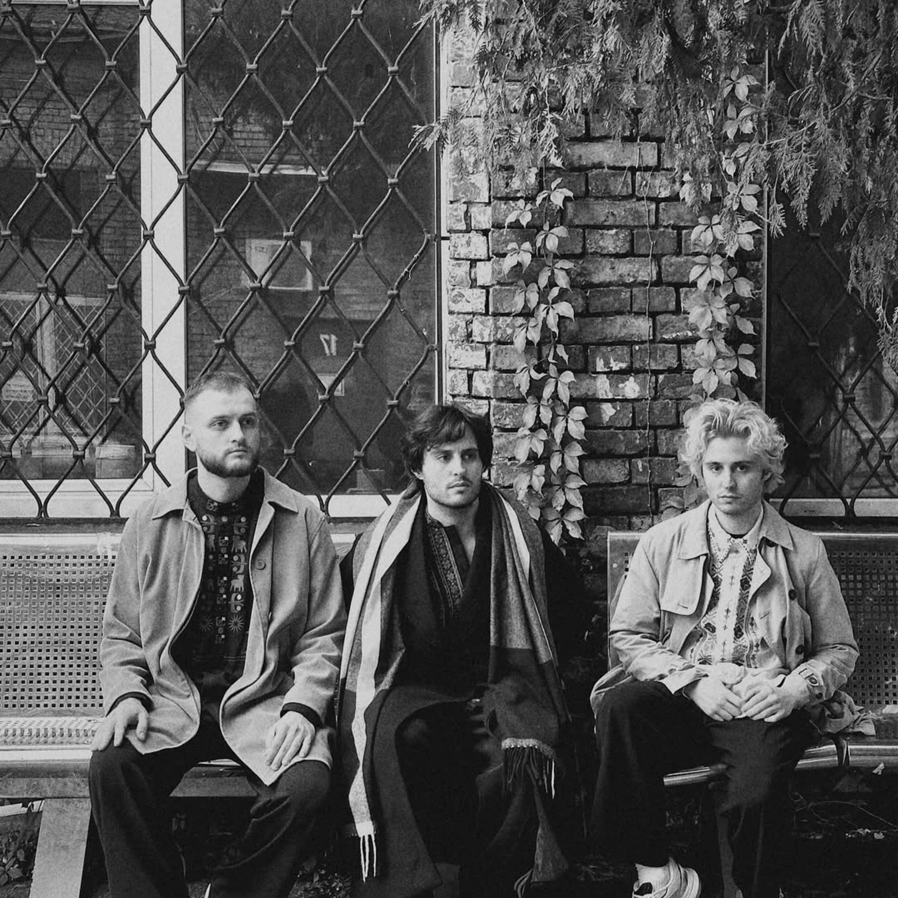 Спадщина Назарія Яремчука: Ziferblat анонсував вихід римейку “Незрівнянного світу краси