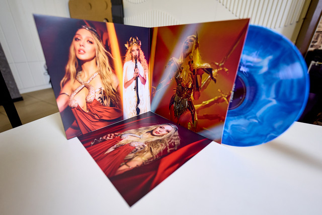 Оля Полякова також випустила нову платівку - фото 570796