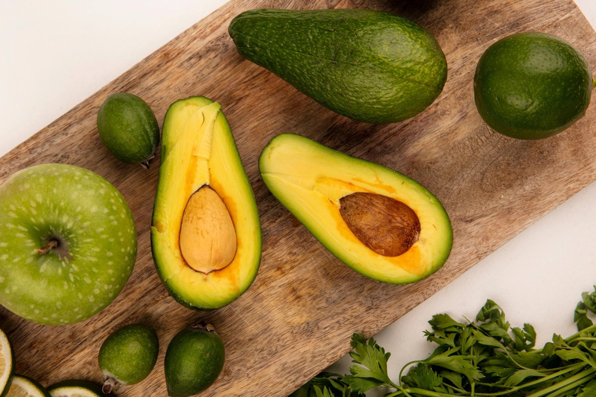 Авокадо щодня – що відбувається з тілом, коли їсти цей фрукт регулярно