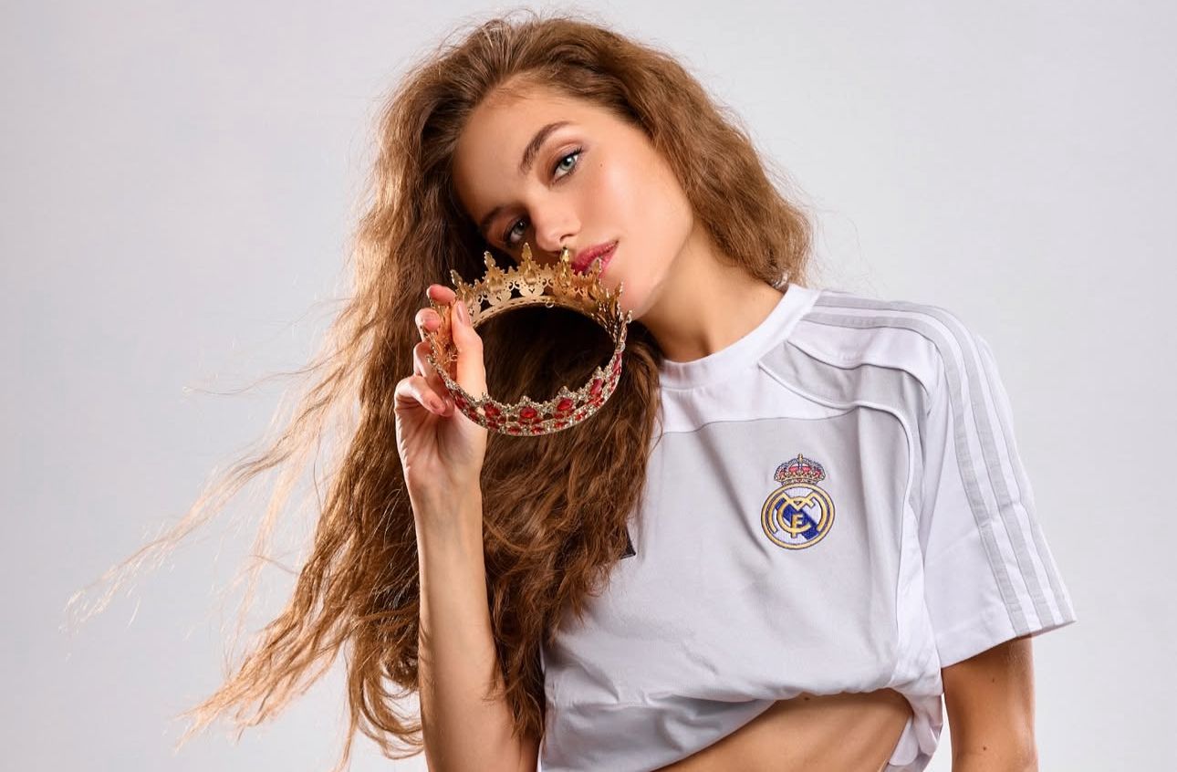 Колишній дружині Дмитра Комарова приписують роман з відомим футболістом