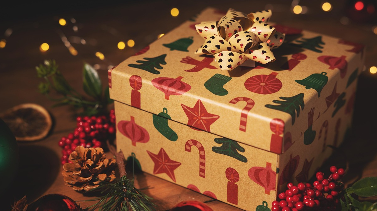 Що подарувати хлопчику на День святого Миколая: добірка ідей для різного віку