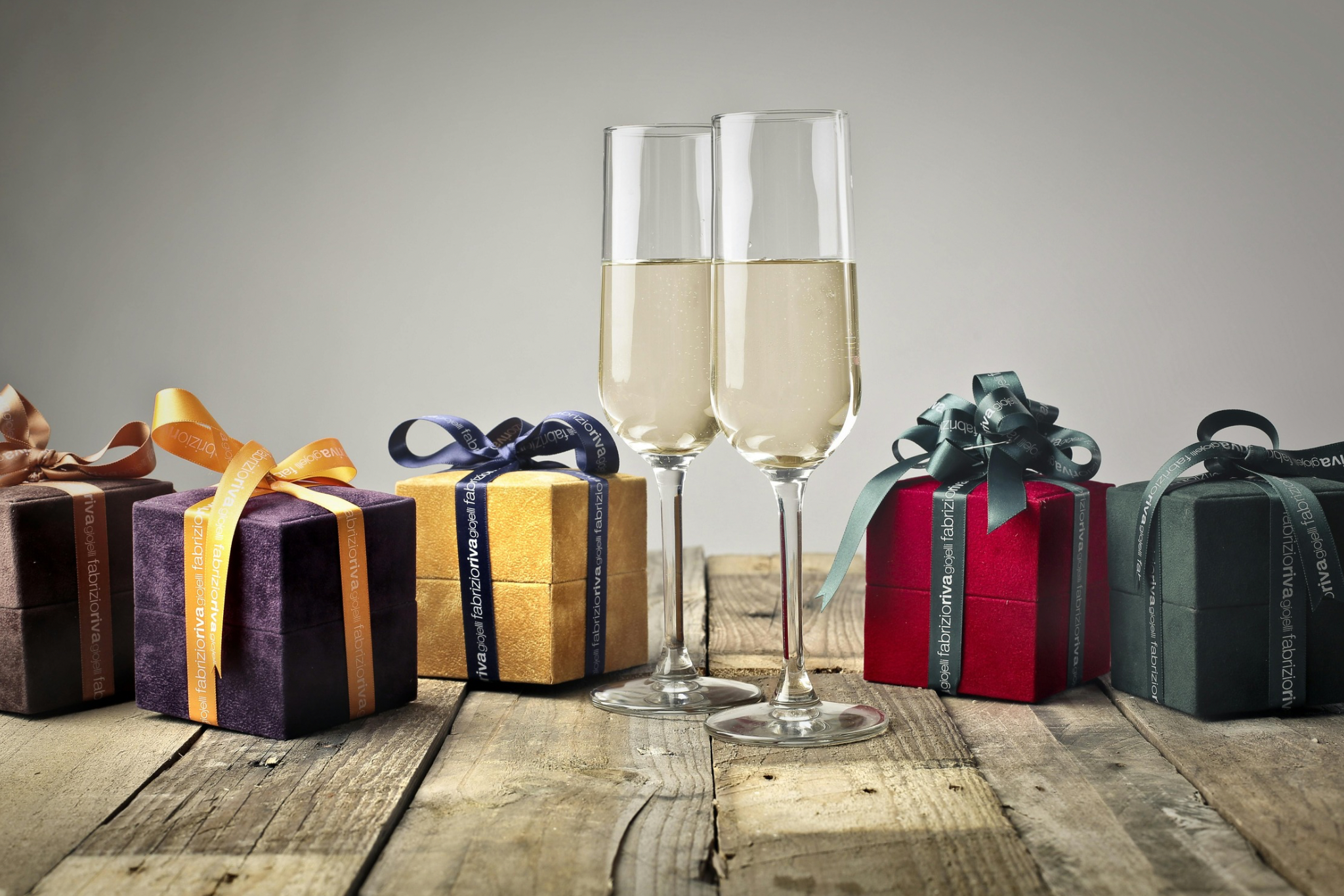 Як потішити батьків на Миколая – 7 подарунків, що гріють сильніше за батареї