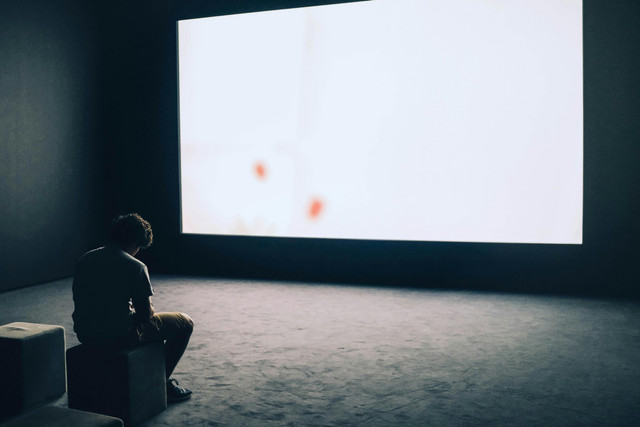 Мініпроєктор і набір для вечора кіно - фото 571880