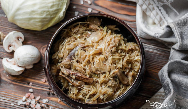 Тушкована капуста з грибами та кмином - фото 572093