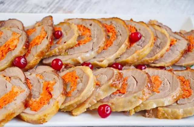 Рулет з індички з морквою - фото 572127