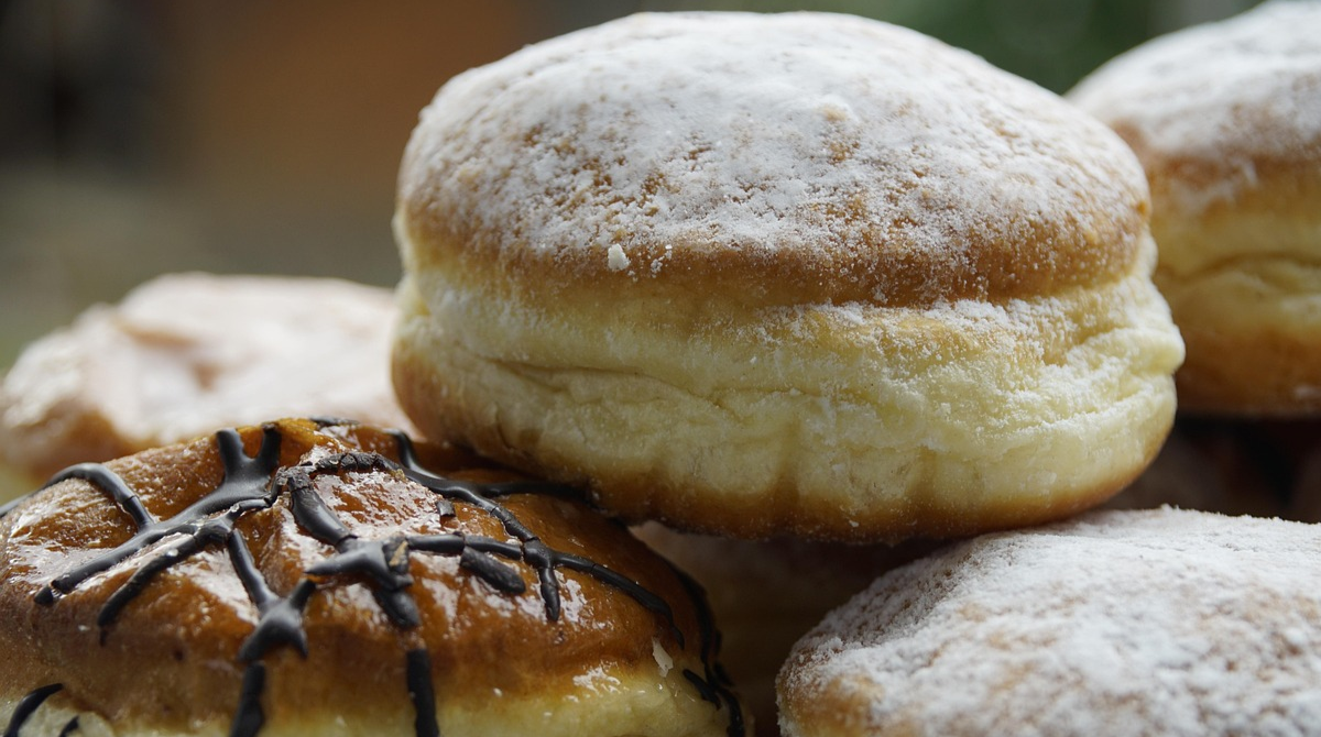 Пухкі пампухи з різними начинками: готуйте на Різдво за перевіреним рецептом