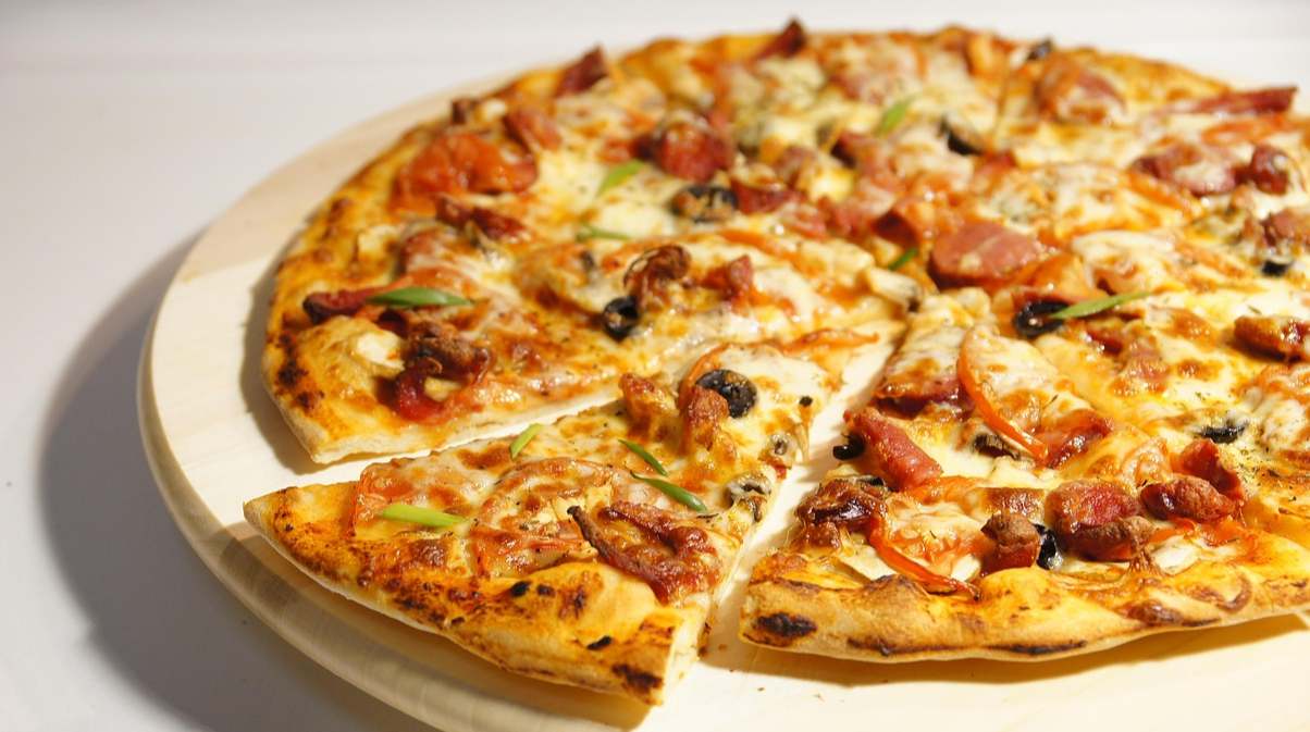 Піца за 25 хвилин без клопоту: простий рецепт без вимішування тіста