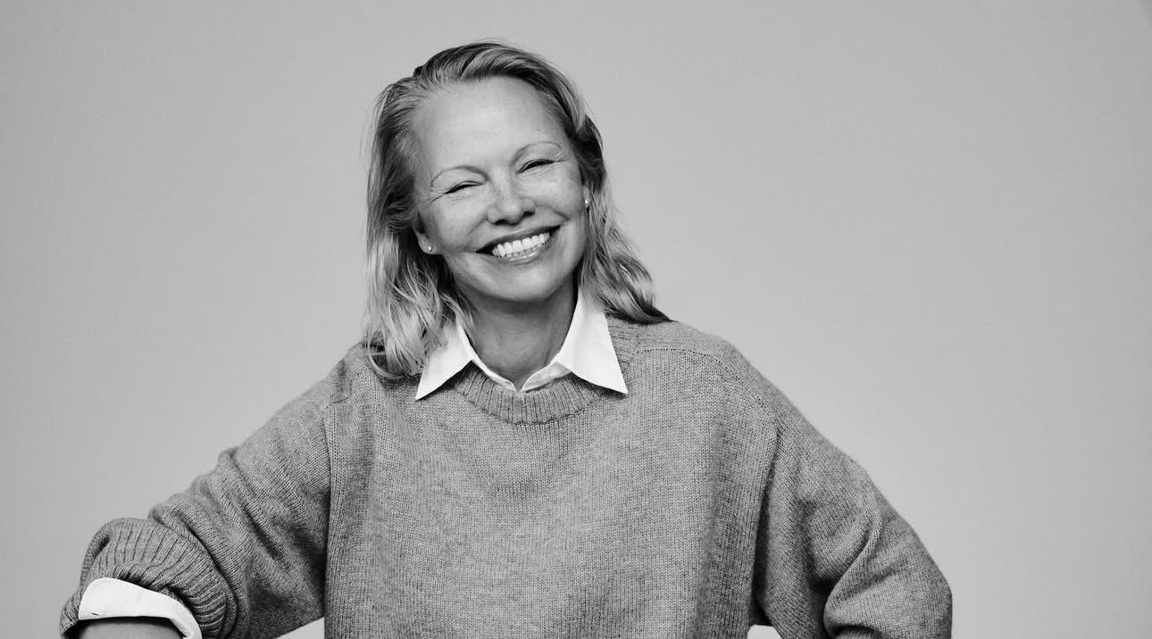 Памела Андерсон блиснула на відкритті власного магазину разом із синами