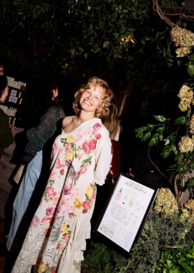 Памела Андерсон вийшла у світ - фото 572339