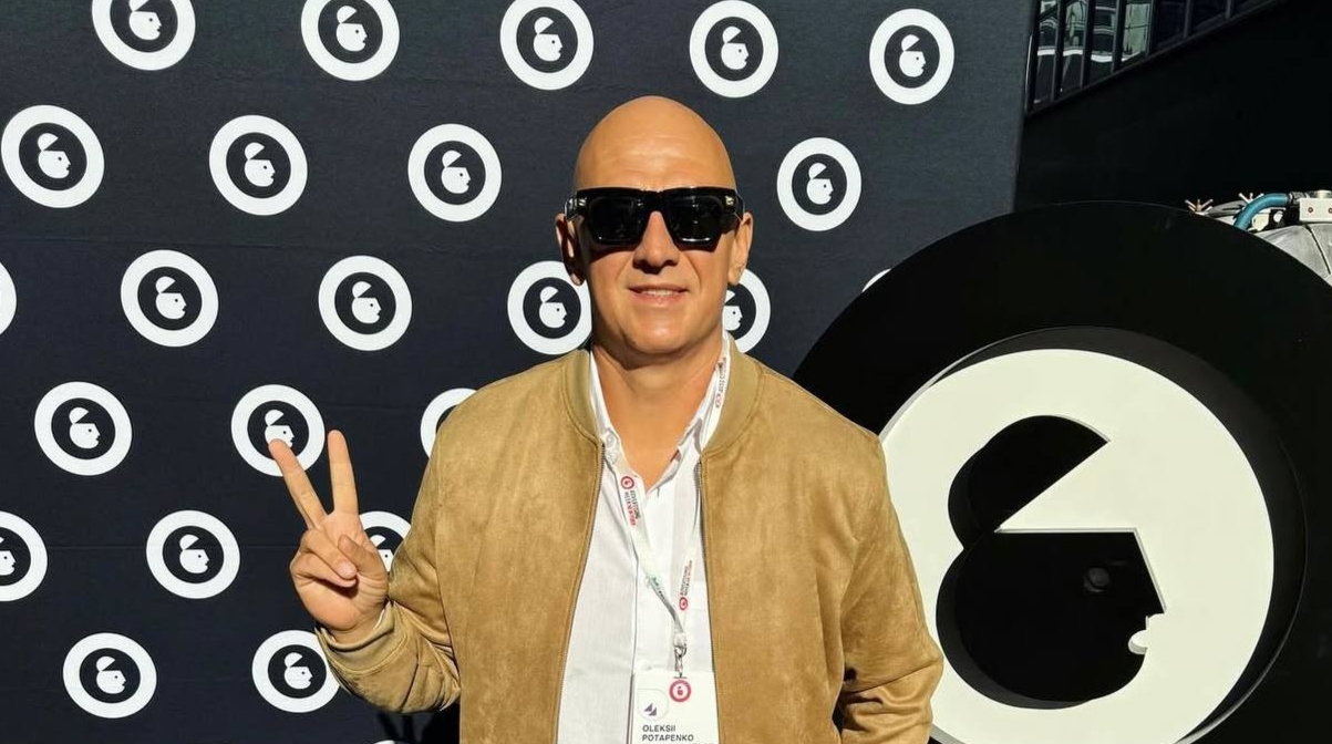 Потап показав 17-річного сина: як вони провели час за кордоном