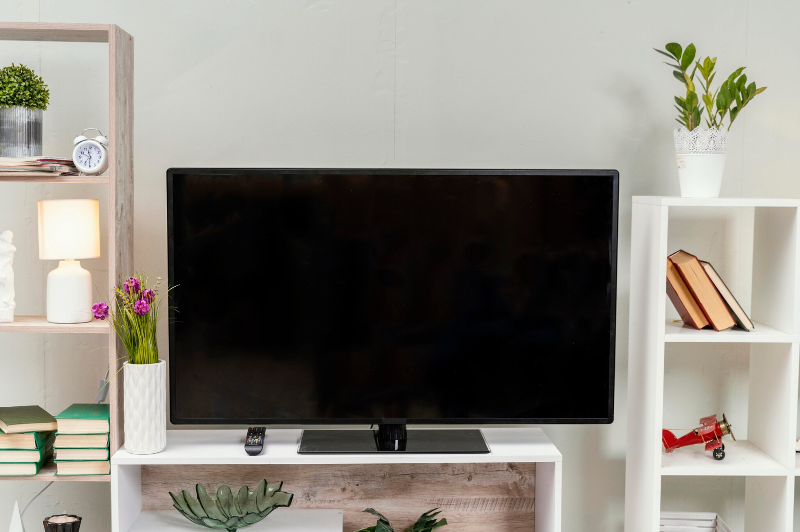 Через ці 5 пристроїв ваші рахунки за світло зростають: перевірте розетки сьогодні