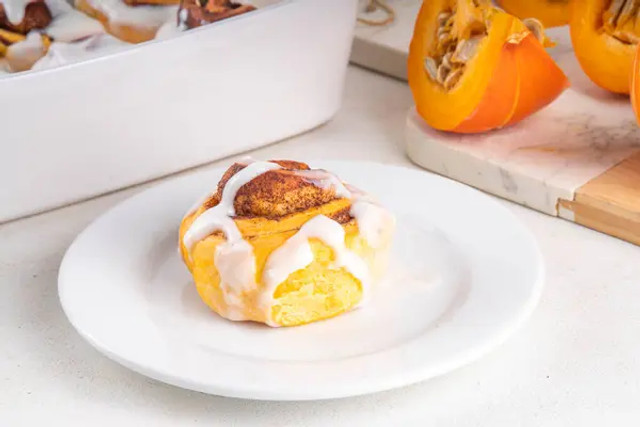 Синабони з гарбузовим кремом: ароматна випічка, яку захочеться готувати знову і знову - фото 572840