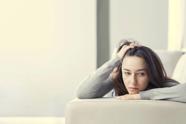 Як зрозуміти, що людина 'п’є' вашу енергію: ознаки енергетичного вампіра поруч - фото 572886