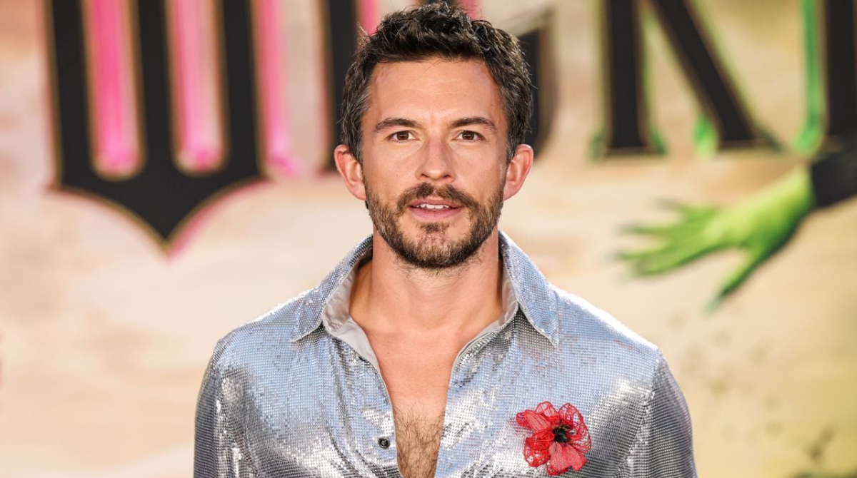 Зірка “Бріджертонів” Джонатан Бейлі — новий володар титулу “Найсексуальніший чоловік року”