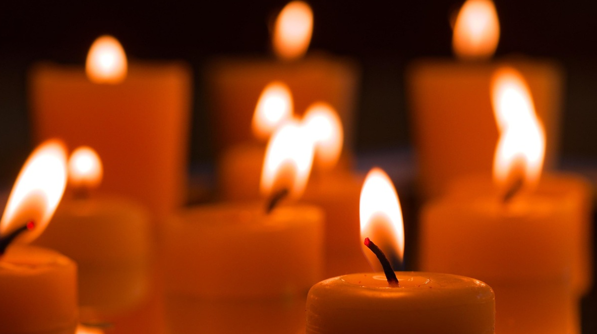 Ворожіння на Андрія на воску: як правильно провести обряд удома