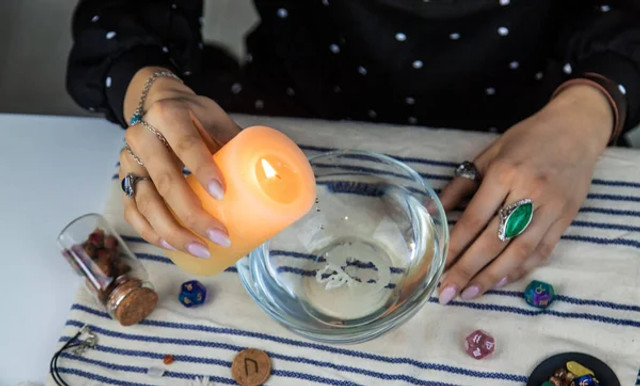 Ворожіння на Андрія на воску: як правильно провести обряд удома - фото 572938