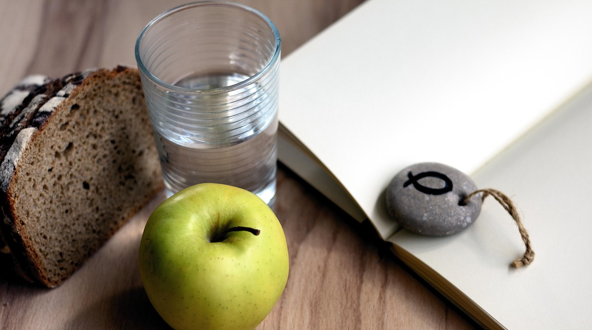 Різдвяний піст 2025: календар харчування по днях та прості пісні рецепти