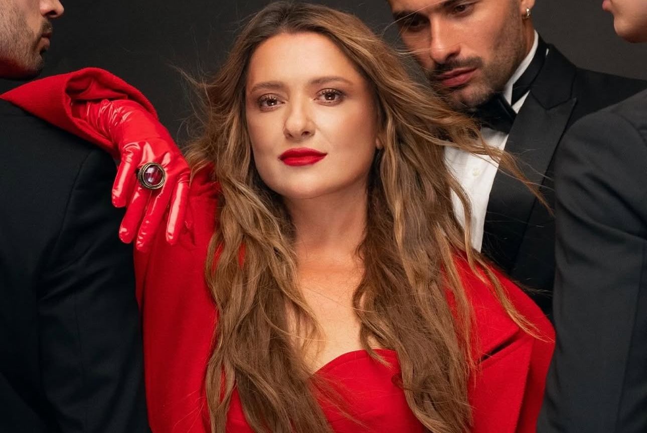 Могилевська після поцілунку з Козловським у губи зізналась, що чекає на неї вдома