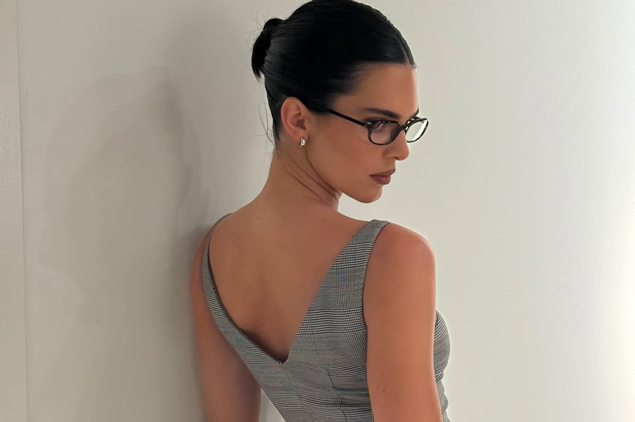 Кендалл Дженнер спокушає на власному 30-річчі – гарячі кадри з пляжної вечірки