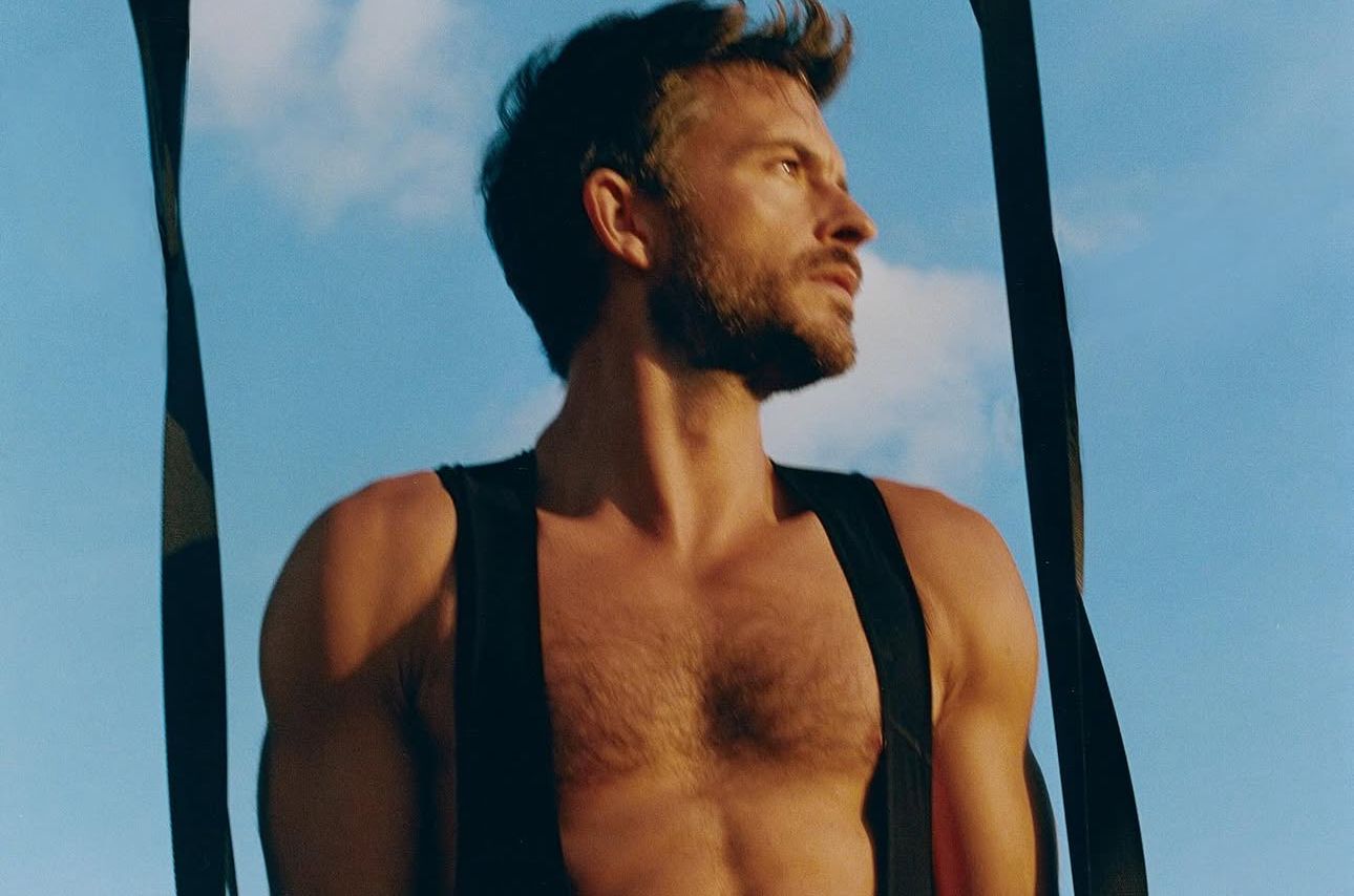 Джонатан Бейлі - фото 1