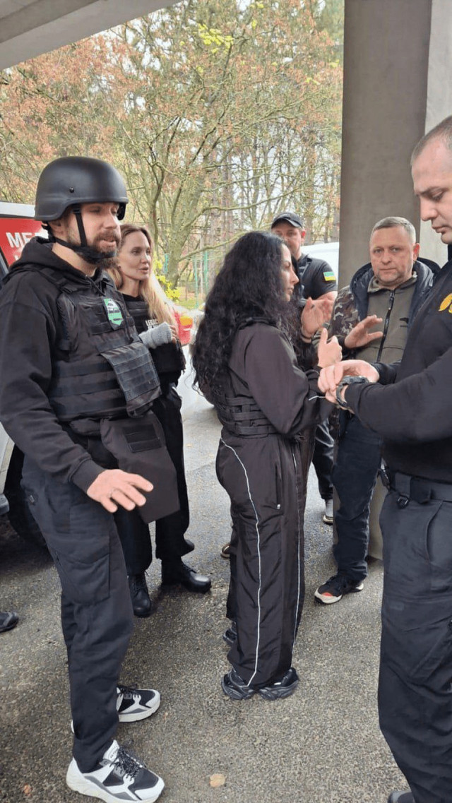 Анджеліна Джолі в Херсоні - фото 573122