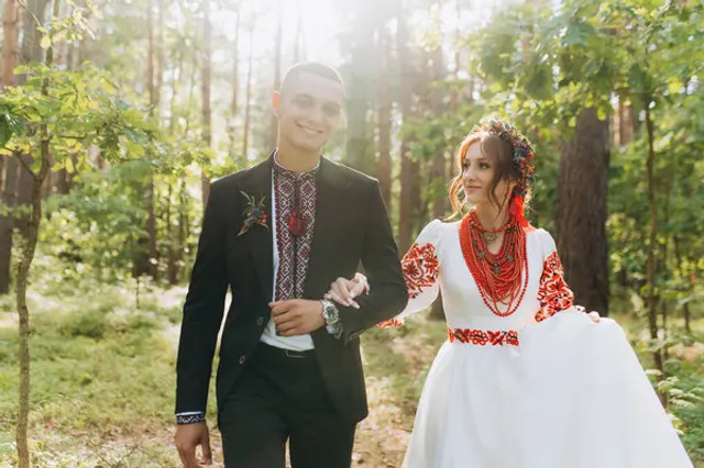 5 дивних весільних традицій, про які мало хто знає - фото 573223