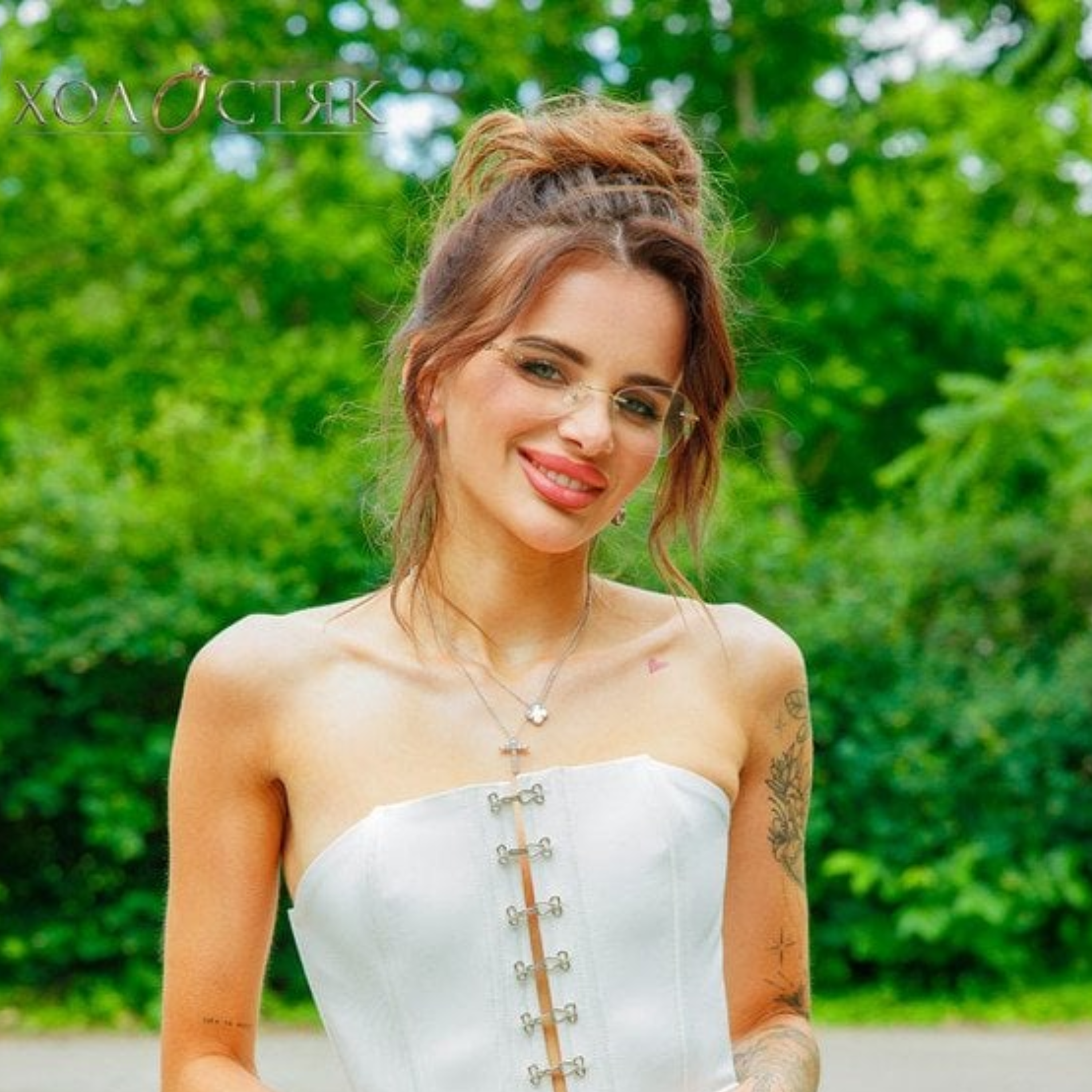 “Батьки бухають, вітчим б’є маму”: учасниця "Холостяка" поділилася болючою історією родини