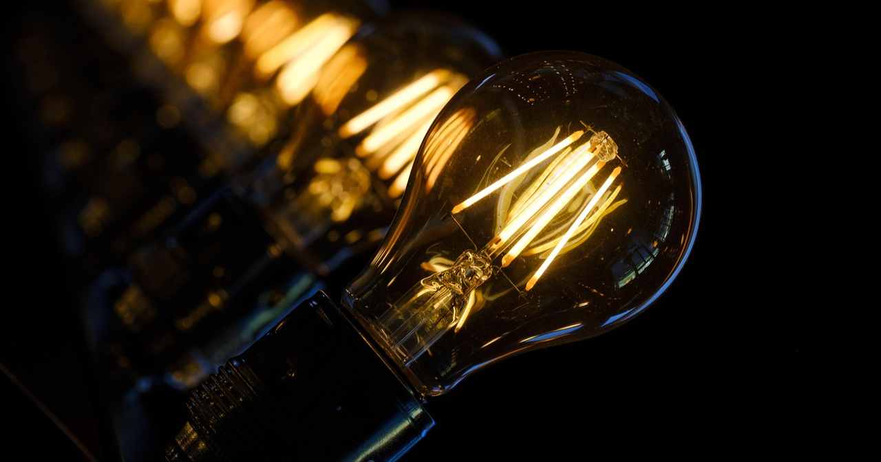 Як підготуватися до блекауту: речі, які варто мати вдома для тепла і спокою