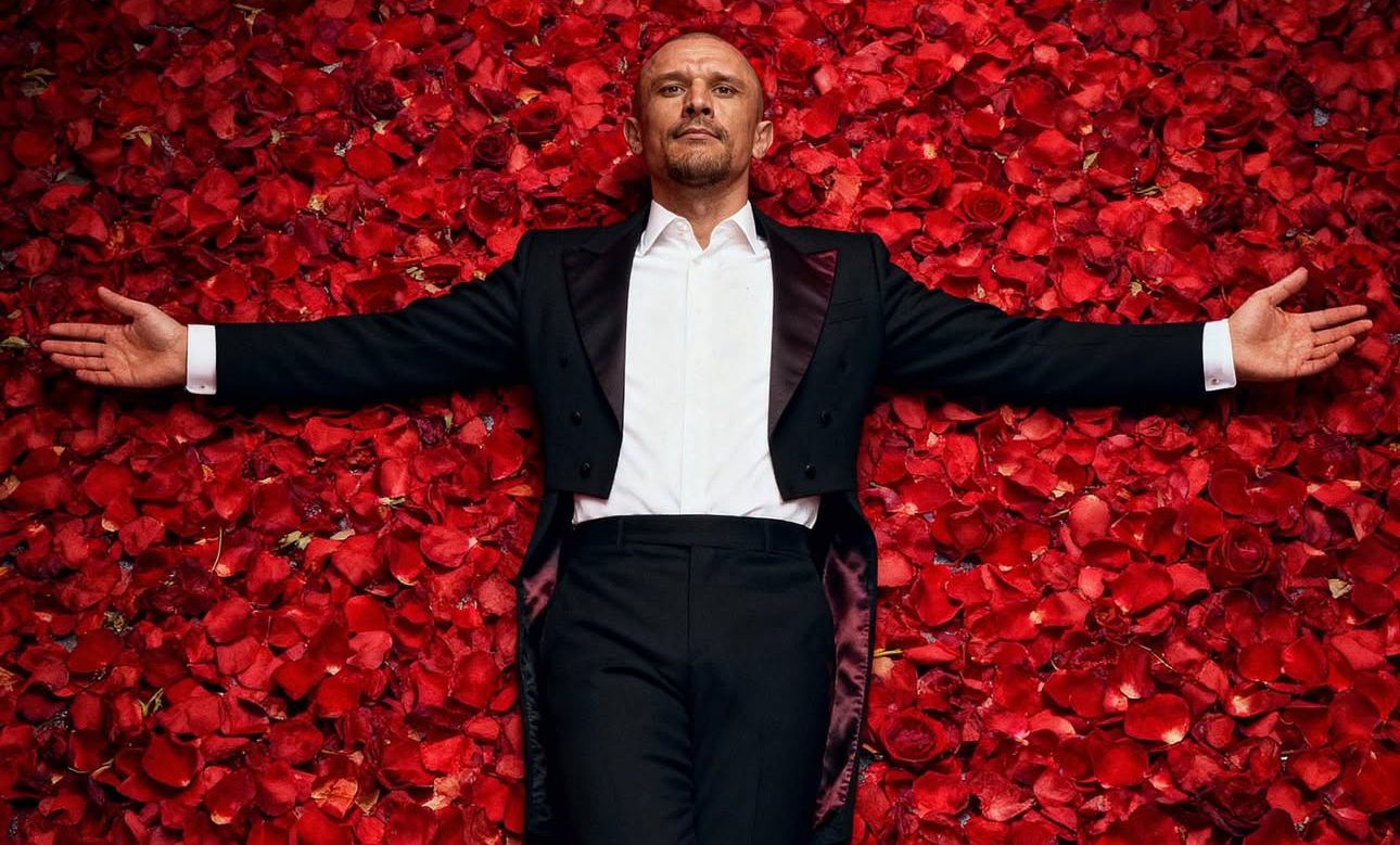 Тарас Цимбалюк показав, як проводить час із батьками – у лісі, серед грибів і щирих розмов