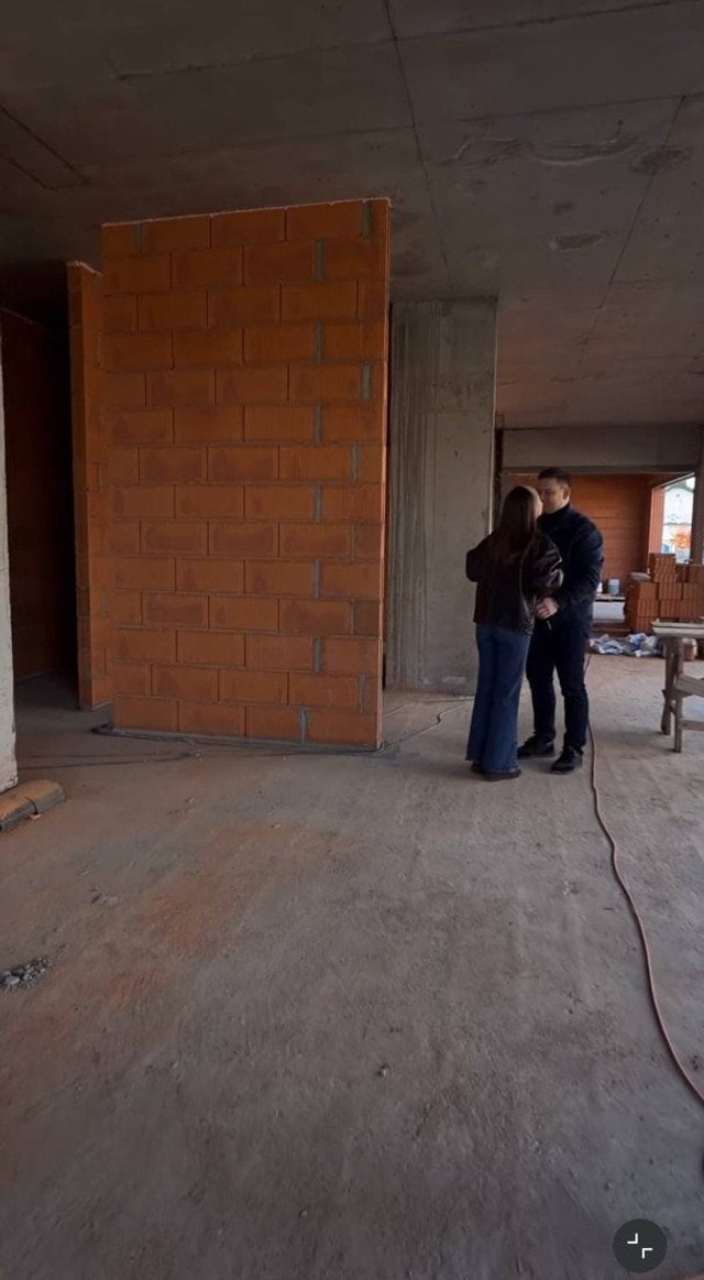 Саша Бо з чоловіком будує власний будинок: блогерка показала перші фото - фото 573824