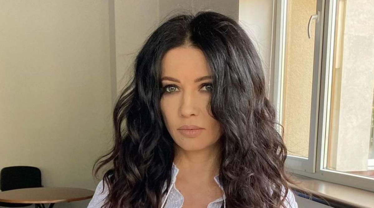 LAMA зізналася, як її коханий зробив пропозицію руки і серця — “оголений серед свічок”