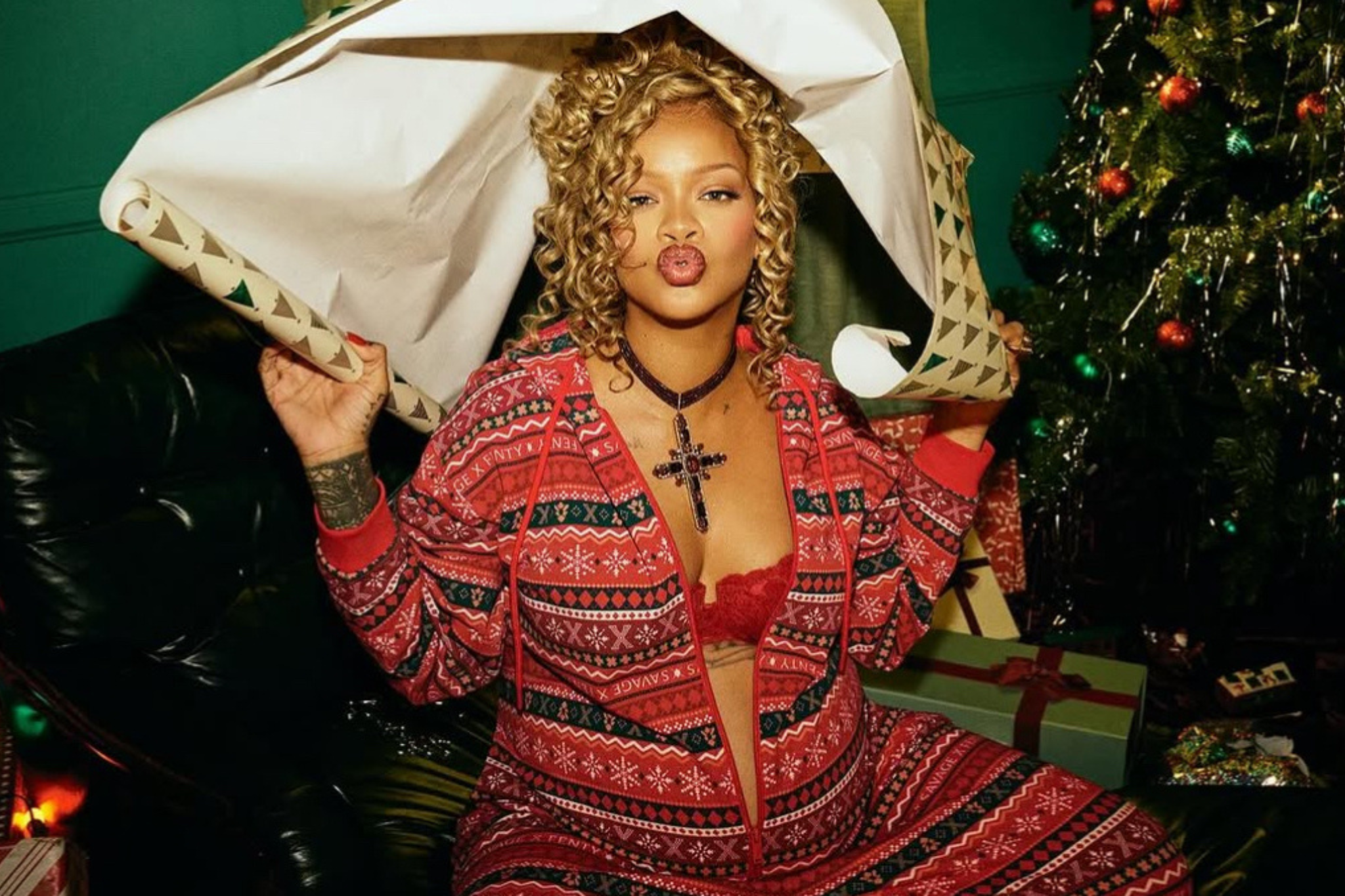 Ріанна вперше після пологів вийшла у світ – і блиснула поруч із A$AP Rocky на церемонії