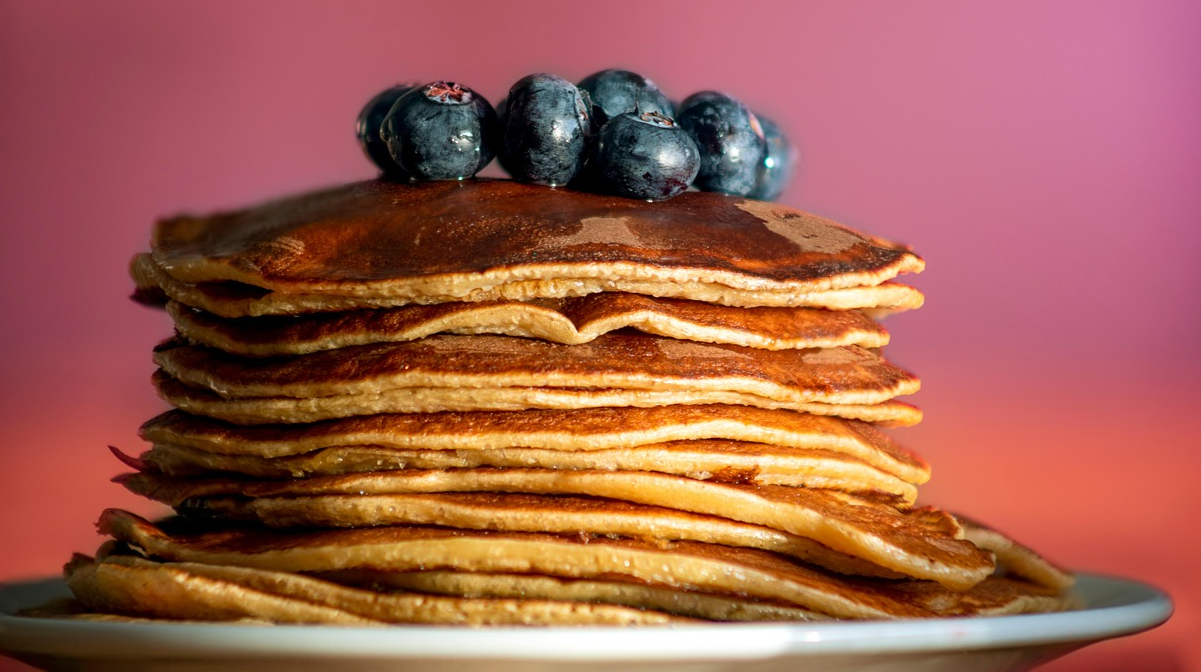 Бананові панкейки стануть вашим улюбленим сніданком: простий рецепт, який завжди вдається