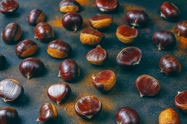 Порошок вам більше не знадобиться: досвідчені господині кидають у пралку це - фото 574645