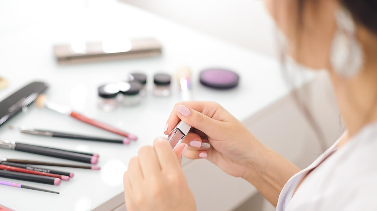 Як відкрити погляд: прості хитрощі макіяжу, які омолоджують обличчя