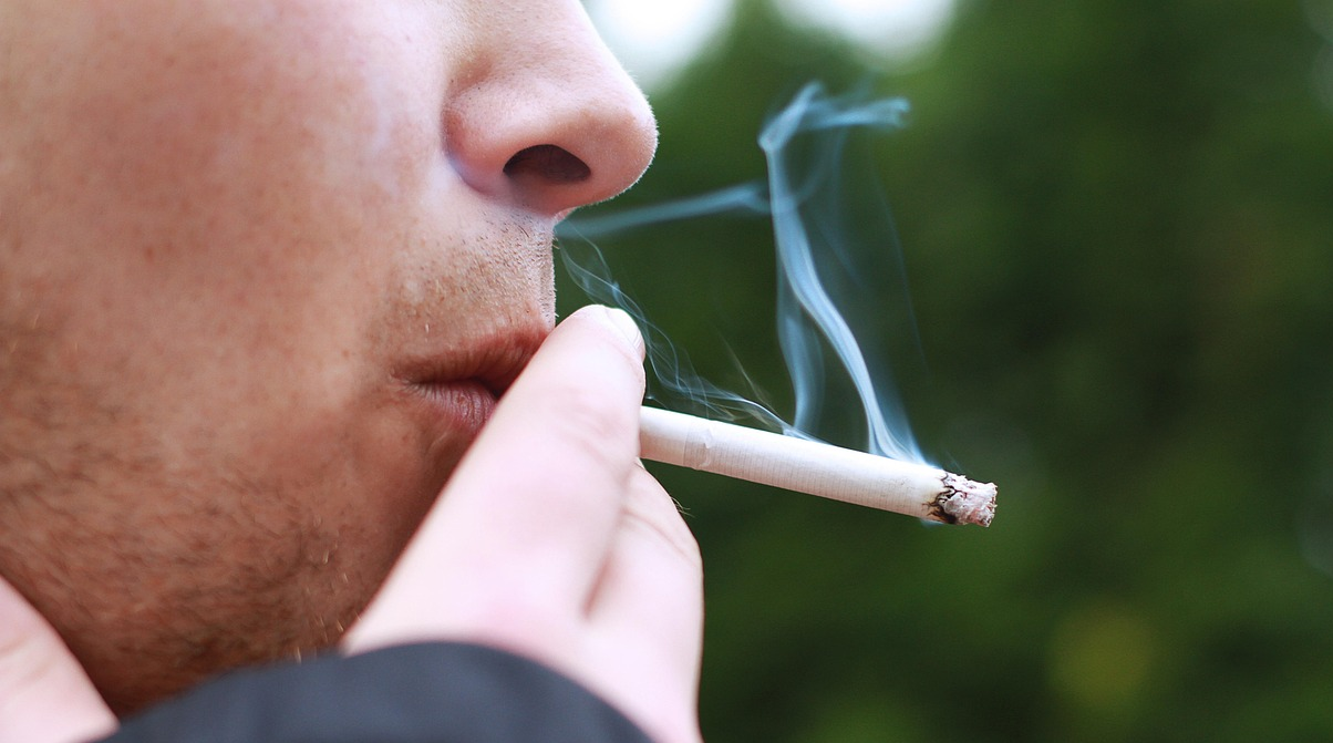 Міжнародний день відмови від паління: книги, які допоможуть кинути курити назавжди