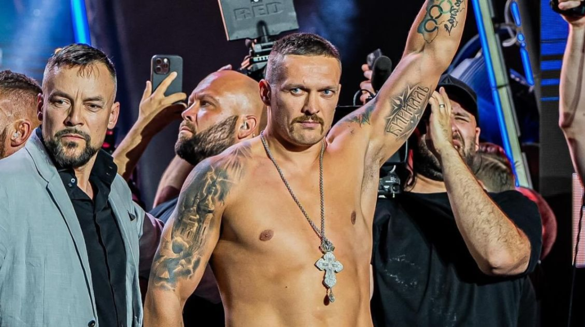 Експромоутер прокоментував добровільну відмову Усика від чемпіонського поясу WBO