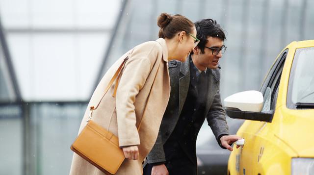 Таксі біля вокзалів — ризикована гра: як уникнути обману і переплати - фото 574972