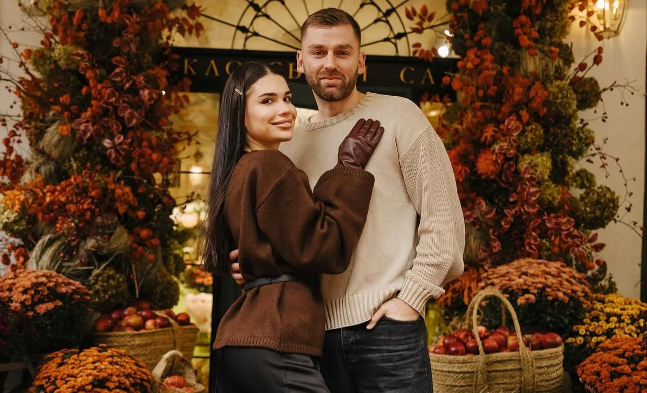 Фото Андрія Рибака опинилось на БДСМ-книзі Amazon – комік вимагає компенсацію