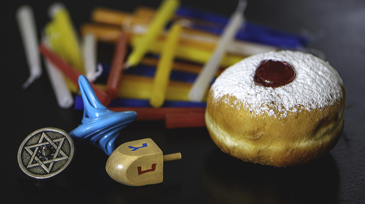 Традиційні страви на Хануку: що приготувати цього року на єврейське свято