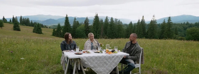 Палкі поцілунки та гірке прощання: яким був 6 випуск шоу 'Холостяк' - фото 575486