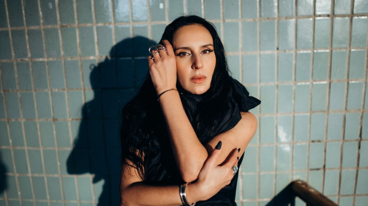 Джамала перевтілилася: співачка представила новий стиль у треку “Ми ховаємося”