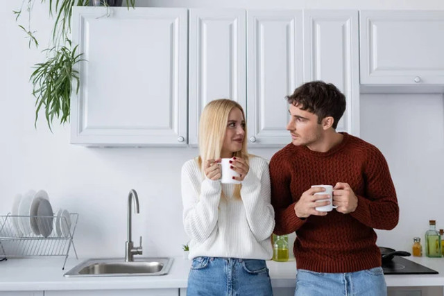 Блекаути знову нагадують про себе: як підготувати квартиру до темряви - фото 575676