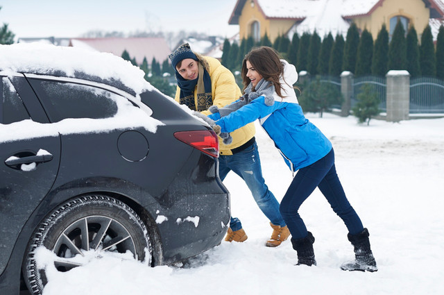 Чи варто спускати шини взимку: міфи та реальність про тиск у колесах - фото 575733