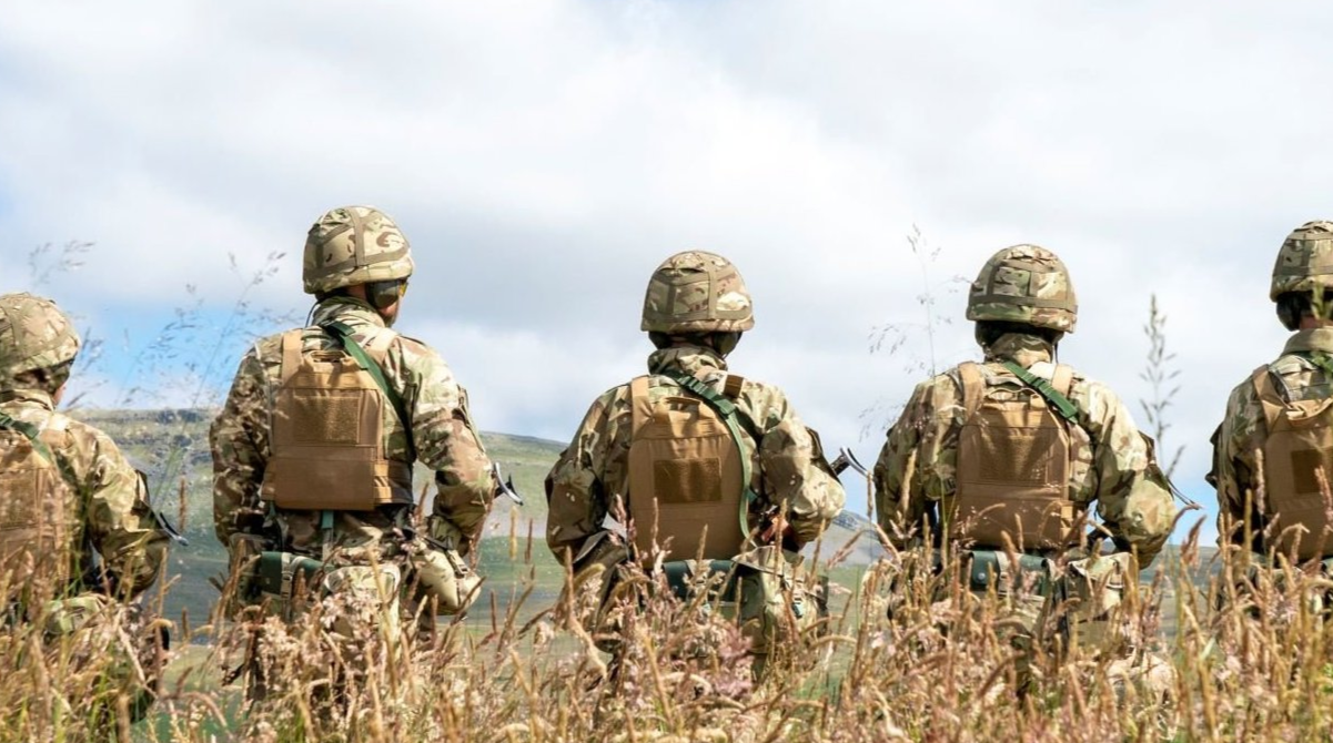 Слова, що торкають серце: найзворушливіші вірші про ЗСУ до 6 грудня