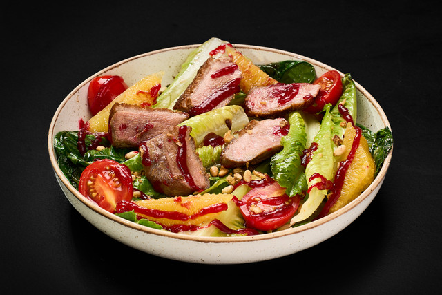 Різдвяні салати, які створять атмосферу свята: перевірені рецепти до святкового столу - фото 576039