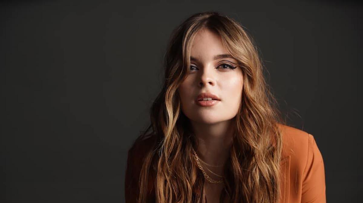 Переможниця “Х-фактора” Еліна Іващенко вперше розповіла про зникнення з публіки