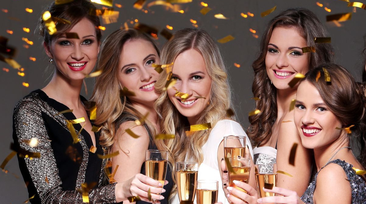 Як стильні образи допоможуть створити ідеальний вигляд на новорічному корпоративі 2026